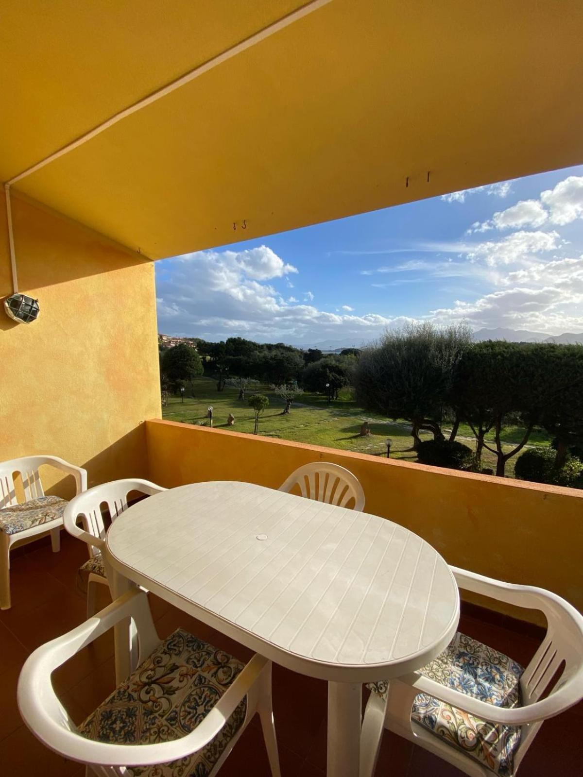 Residence Porto Coda Cavallo Сан-Теодоро Екстер'єр фото