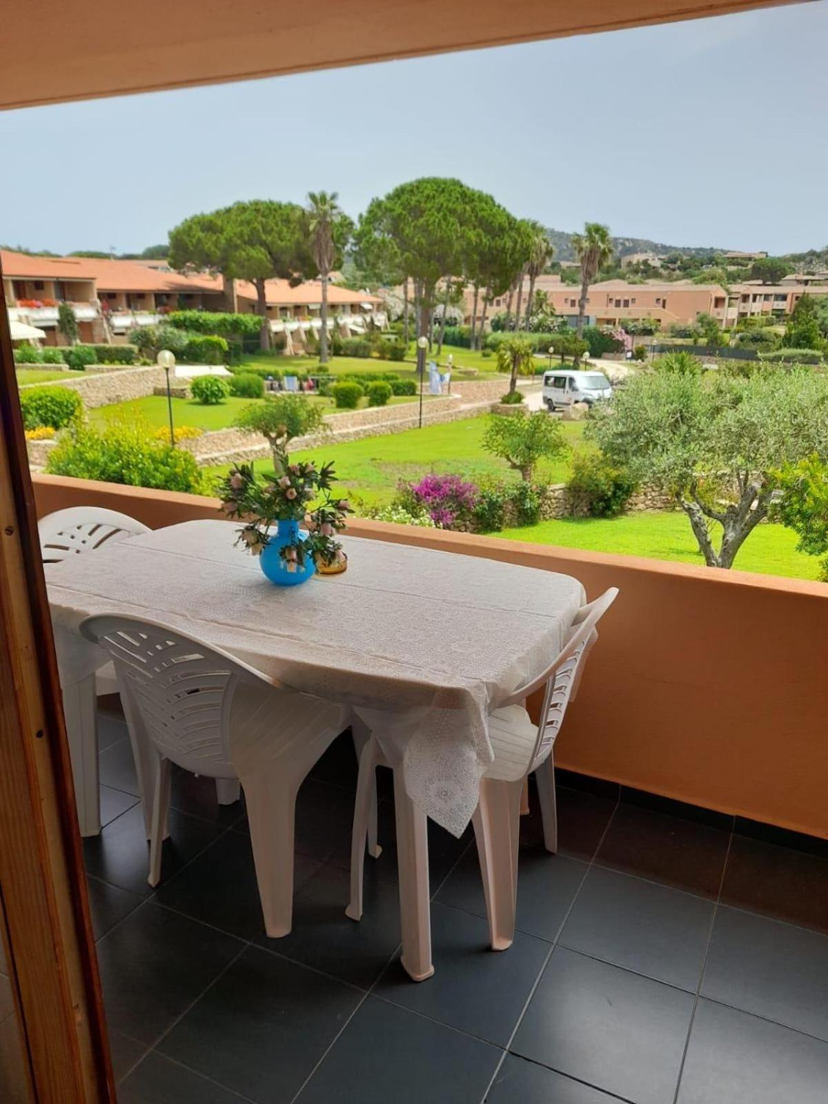 Residence Porto Coda Cavallo Сан-Теодоро Екстер'єр фото