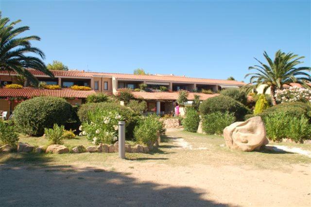 Residence Porto Coda Cavallo Сан-Теодоро Екстер'єр фото