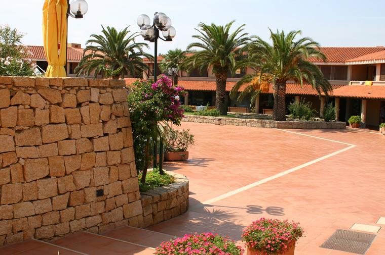 Residence Porto Coda Cavallo Сан-Теодоро Екстер'єр фото